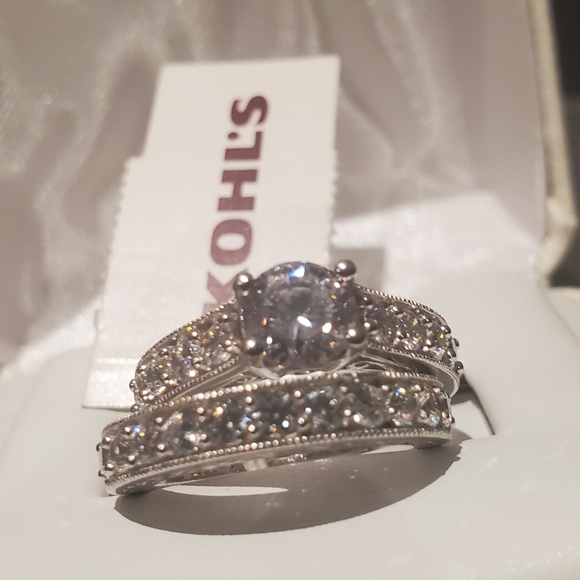 Zirconia ring set. Size 7 - Picture 5 of 9